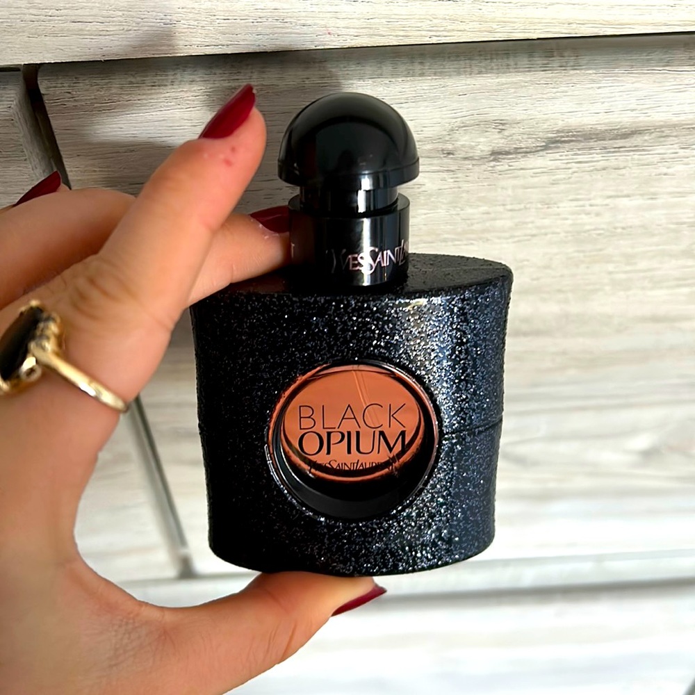Black Opium perfume 🖤